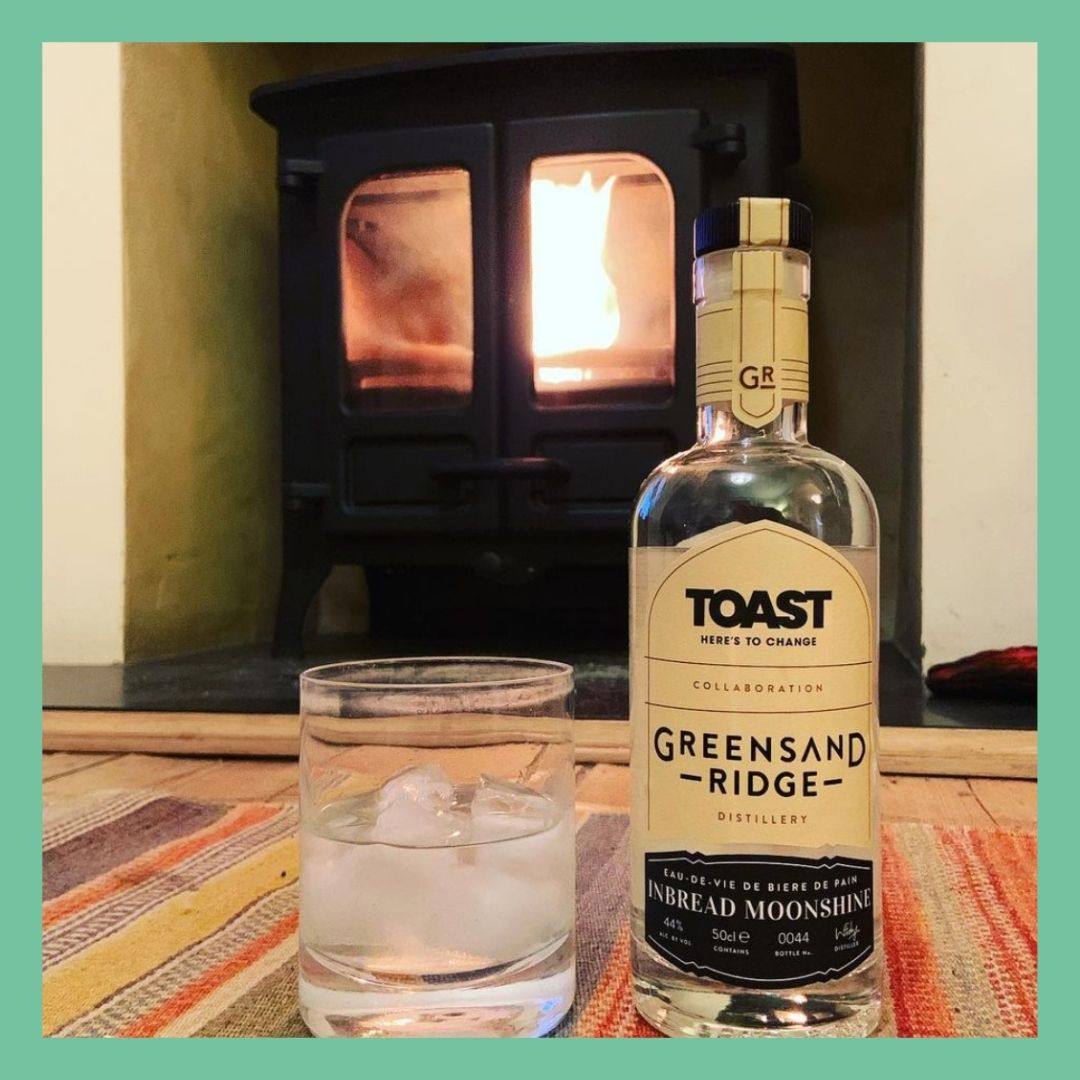 Serve by the fire anyone?🔥

📷<a href="/chieftoaster/">chief toaster</a>

#DrinksDistributor <a href="/GSRdistillery/">Greensand Ridge Distillery</a>