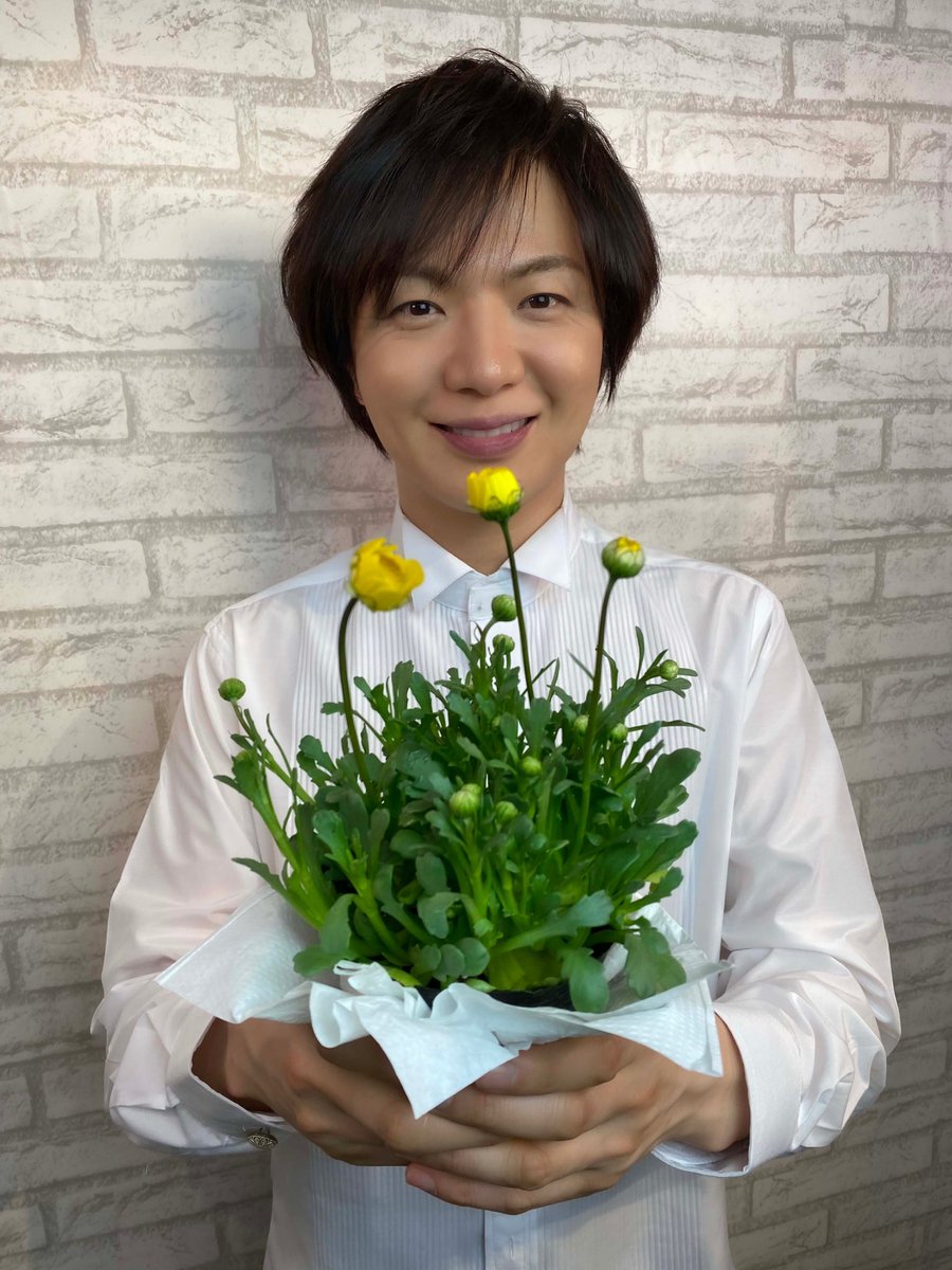 Twitter पर 竹島宏スタッフ 公式 ムルチコーレ 花言葉は 誠実 誠実なあなたでいて すっと伸びた茎の先にキラ リと黄金色の花が咲きます まだ蕾 大切に育てます 今日も１日お疲れ様でした ひろネット 花便り 花言葉 花 花を贈ろう 花のある