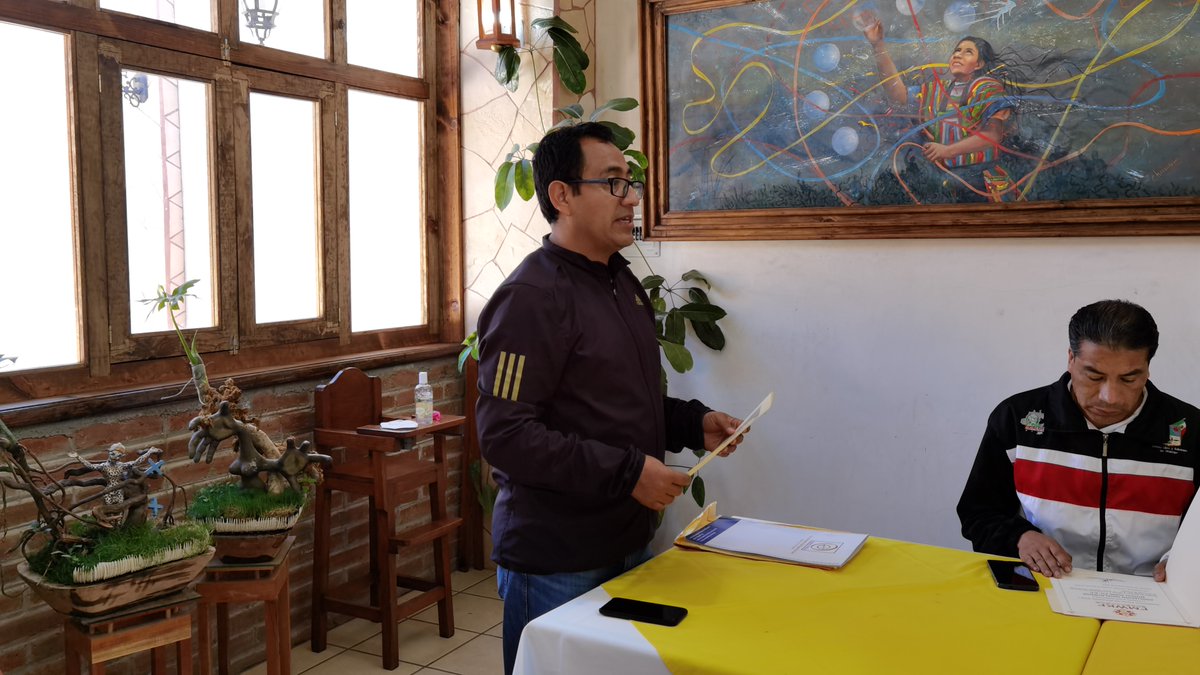 MexicanaFu's tweet photo. El Presidente de la FMWKF A.C. entregando Cartas de Afiliación a miembros de las diferentes Asociaciones Estatales. https://t.co/6YEyyUGvVg