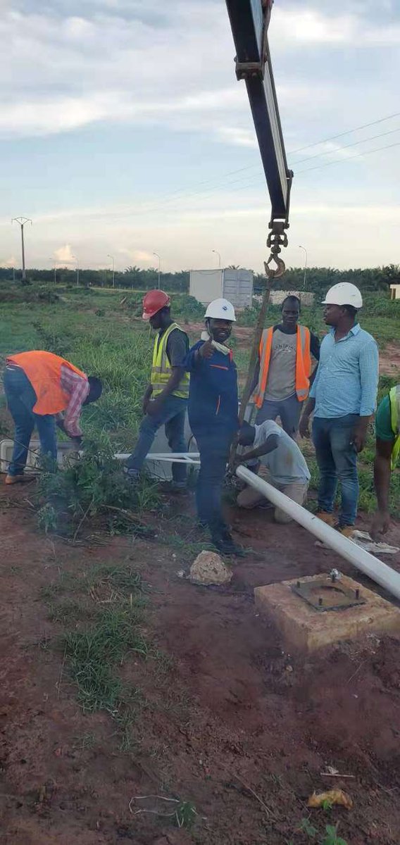 henergysolution's tweet image. 80W Solar LED lamps installed in Benin and Cameron