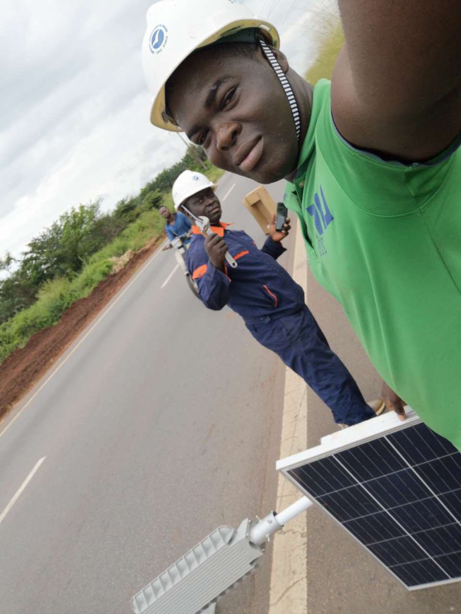 henergysolution's tweet image. 80W Solar LED lamps installed in Benin and Cameron
