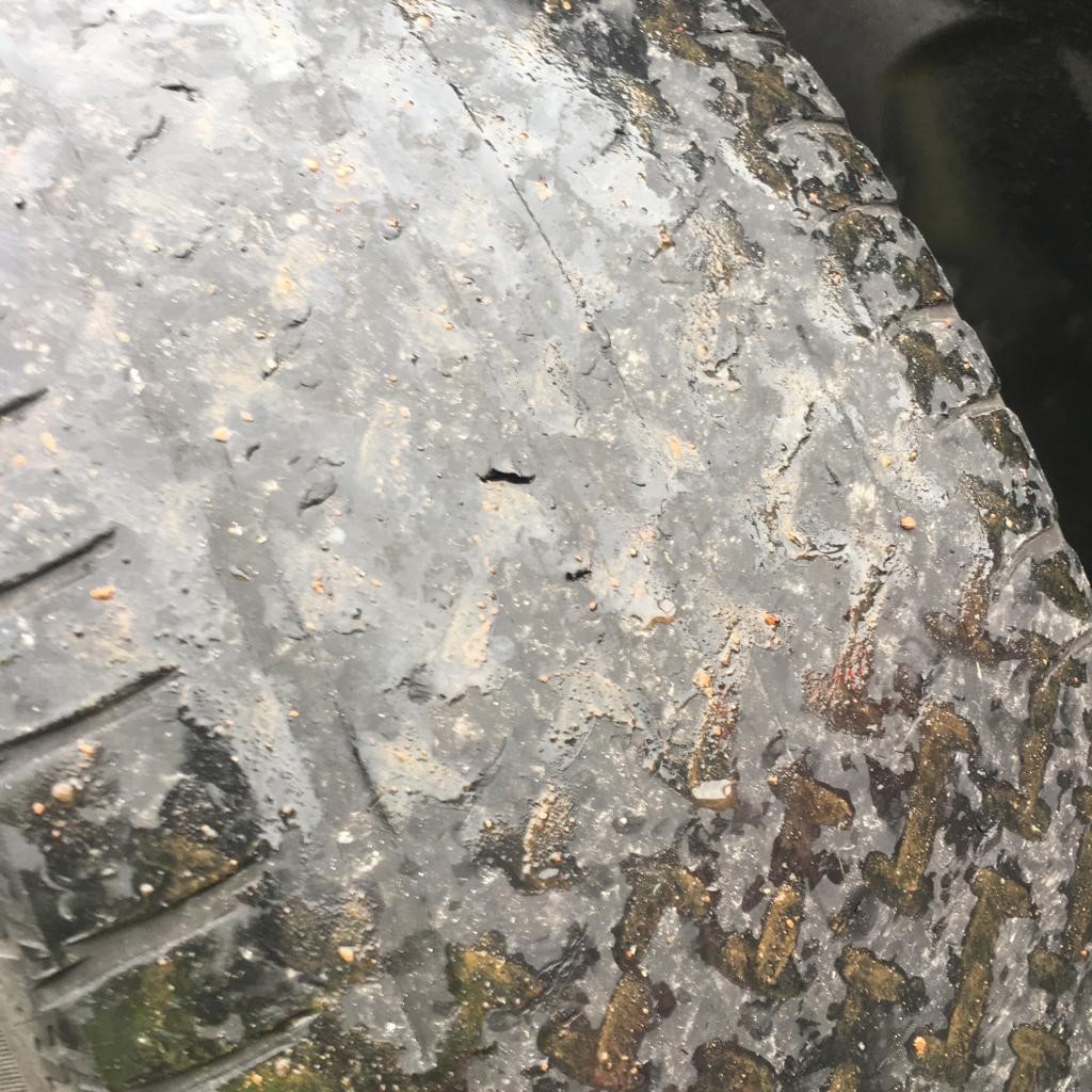 GardaTraffic's tweet image. Naas RPU detected an unaccompanied learner driver travelling at 173 KM/H in a 120 KM/H zone on the M9 in rain with a bald front tyre and an under-inflated rear tyre. 

3 passengers were in the vehicle.

The driver was charged with dangerous driving and
the vehicle impounded.