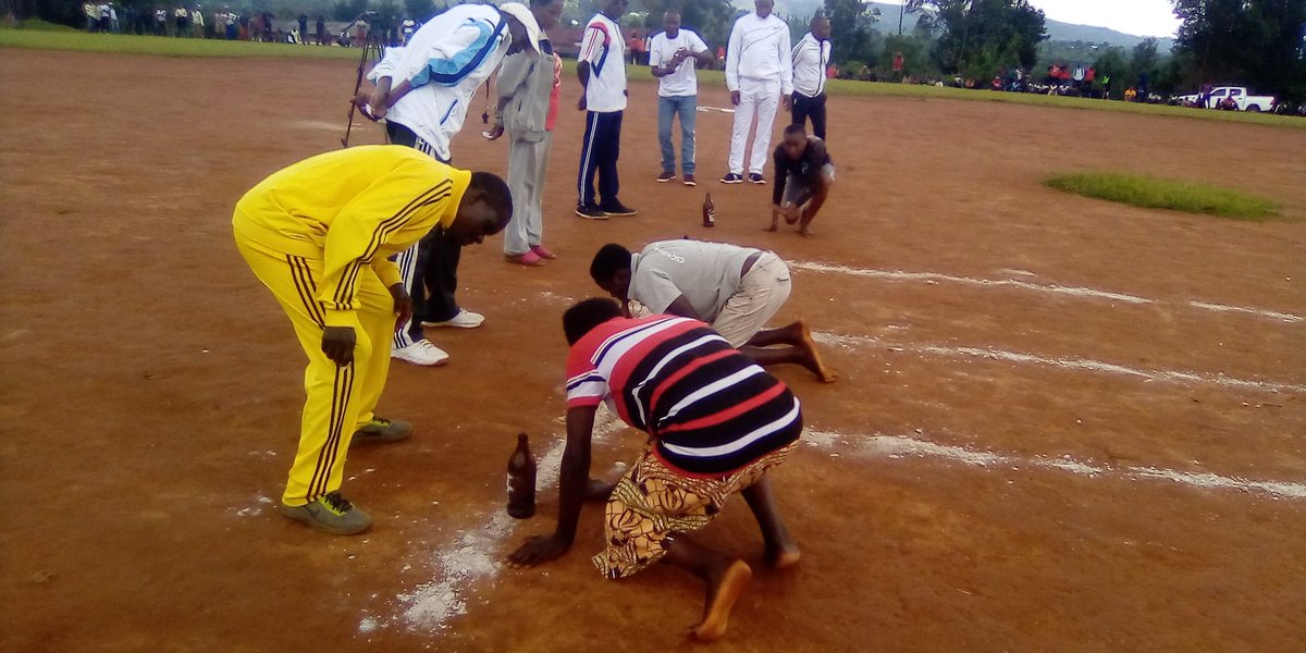 2.Ce championnat organisé chaque année a fait participer les provinces de la région Sud et Ouest du pays. Les compétitions ont étes organisées autour des jeux suivants: 
bras de fer, saut en hauteur, gymnastique, déplacement sur 2 troncs d'arbre cloués en bas, etc.
