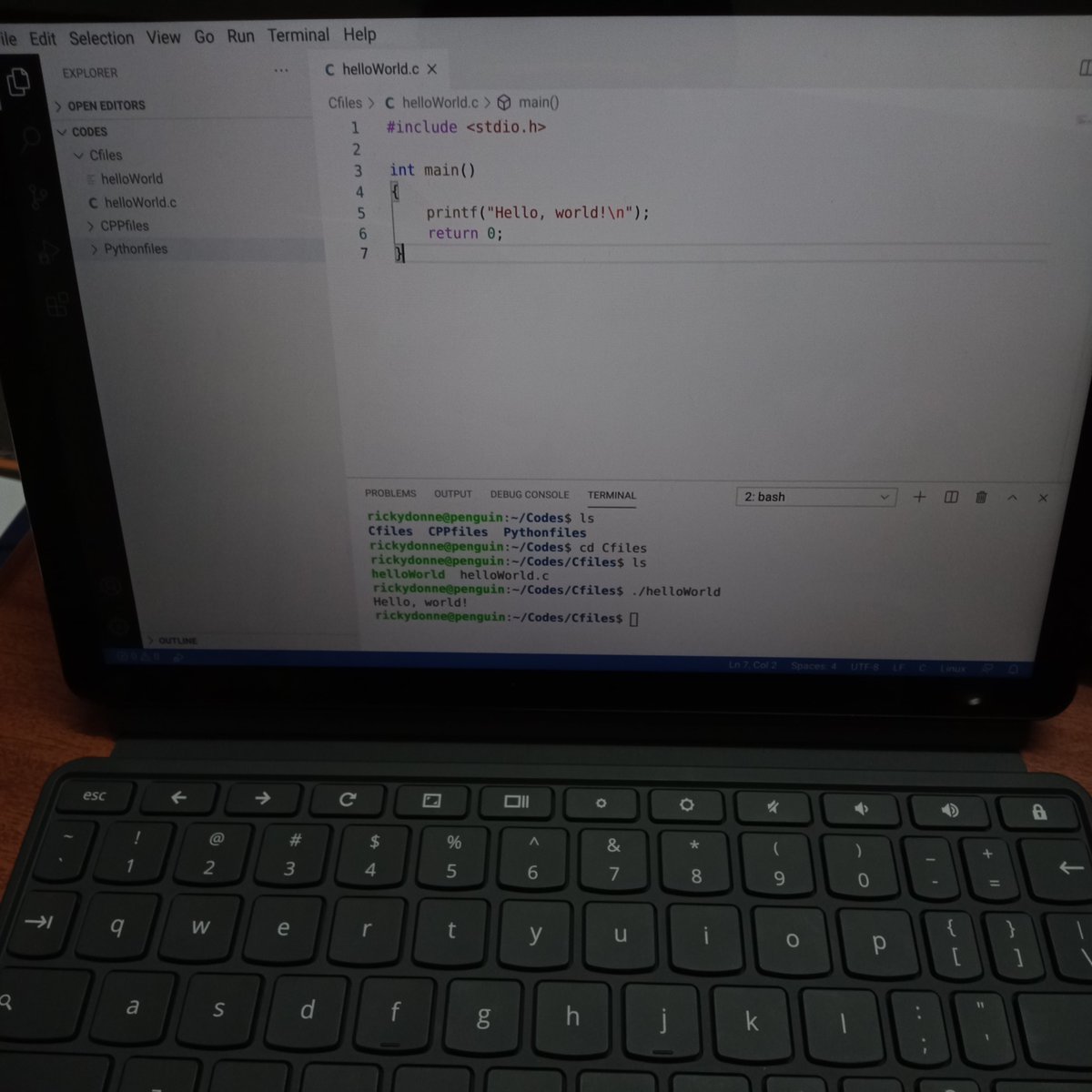 Finally made my Chromebook Duet to compile C/C++ in Visual Studio Code. I wasn't sure if gcc compiler would work with ARM based processor but it works great. 💯 #chromebook #vscode