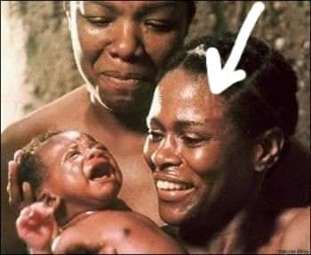 DimitriSabo's tweet image. 😘"Cicely Tyson" celle qui a jouée le rôle de la mère de "Kounta Kinté" dans le film "RACINE" est décédée ce jour à l'âge de 96 ans😭.....Repose en Paix🙏🙏On à vraiment aimer ton film 🙏🙏🙏