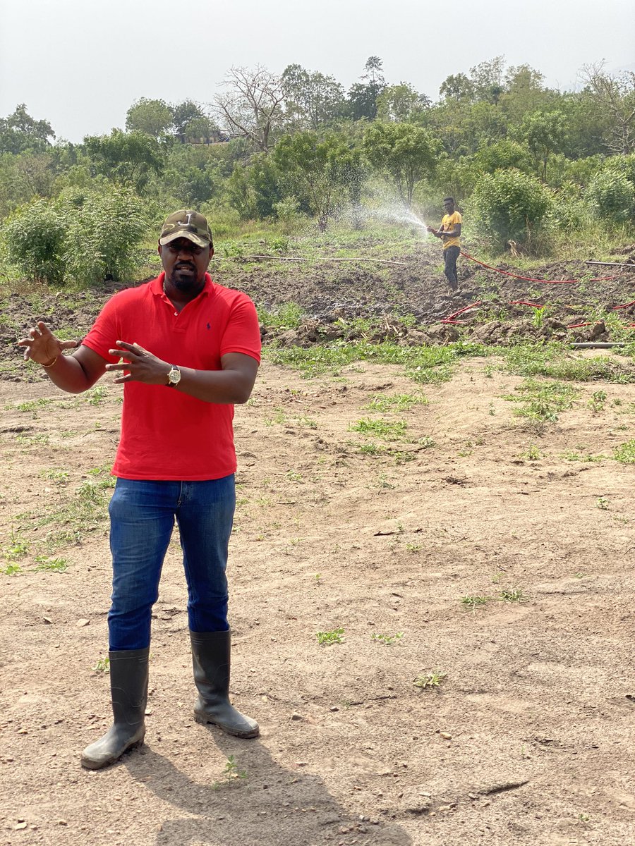 johndumelo's tweet photo. Explaining how the irrigation system on my farm works.....I love Agric! 🙏🏿 https://t.co/CMKLuHErgu