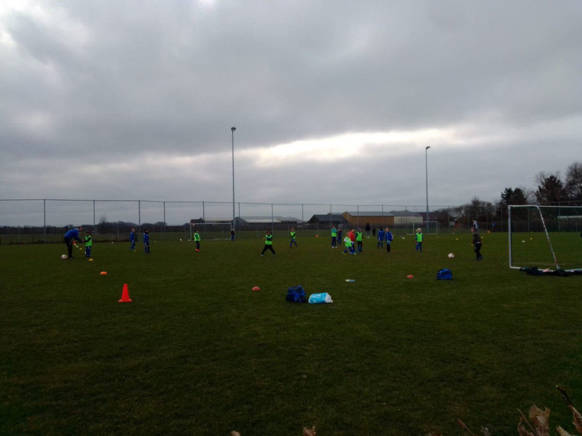 vvtgoy's tweet photo. Vandaag start de v.v. ‘t Goy CUP speciaal voor onze jeugdleden. De komende 4 weken een eigen competitie met leeftijdsgenoten in uitdagende poules spelen om de v.v. ‘t Goy CUP 👍
.
.
#voetbalmetplezier #deleuksteclubvanhouten @gemhouten @OfficialKNVB @KNVBWest1 https://t.co/pYOs4B1sjX