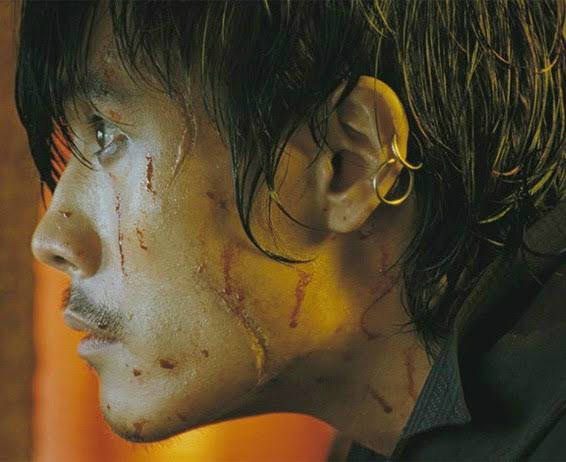 あや とても観たかった Kcia 南山の部長たち 滅私奉公で働いた はずの側近が大統領を暗殺するお話 イ ビョンホンの目から生気が消えていくのを見ているとひたすらに息が詰まる 大きなアクションや動きがないのに纏うオーラがピリピリと張り詰めていく