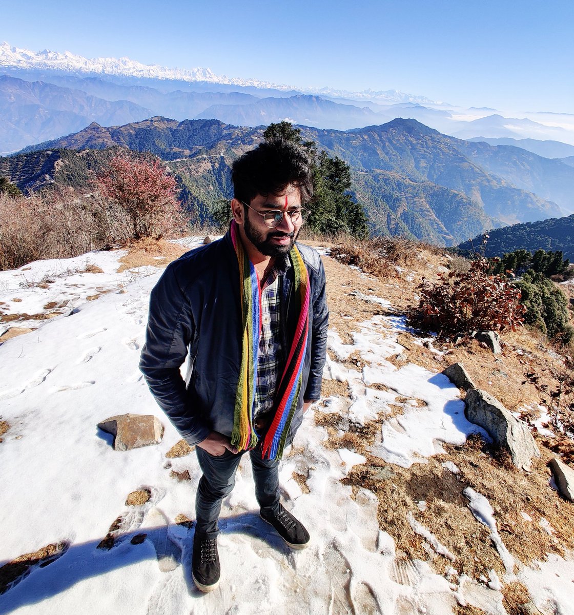 manikyaofficial's tweet photo. पल्लू गिर गया पर वो घबराई नहीं, 
उसे यकीन था कि तेरी नजर झुकी होंगी... ❤️💫
#Uttarakhand
#tripdiaries #loveyourself💕 https://t.co/lNA7FBNZRy