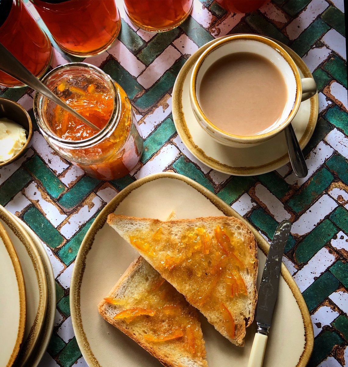 MyKitchenWoodl2's tweet photo. Taste test of our first batch of #marmalade for the @WoodlandsFarmNY B&amp;B 😋 #bedandbreakfast https://t.co/36QpFoKAm7