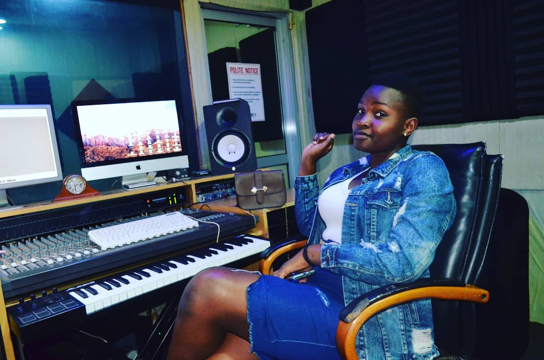 streamoflifeof1's tweet photo. Are you ready.....!!!!!
#Sol_kumutima album is finally done.
https://t.co/LoCBbqFo2L
With #Tompa_bukakafu being the first release this 1st/feb/21 https://t.co/q64zL2EM2R