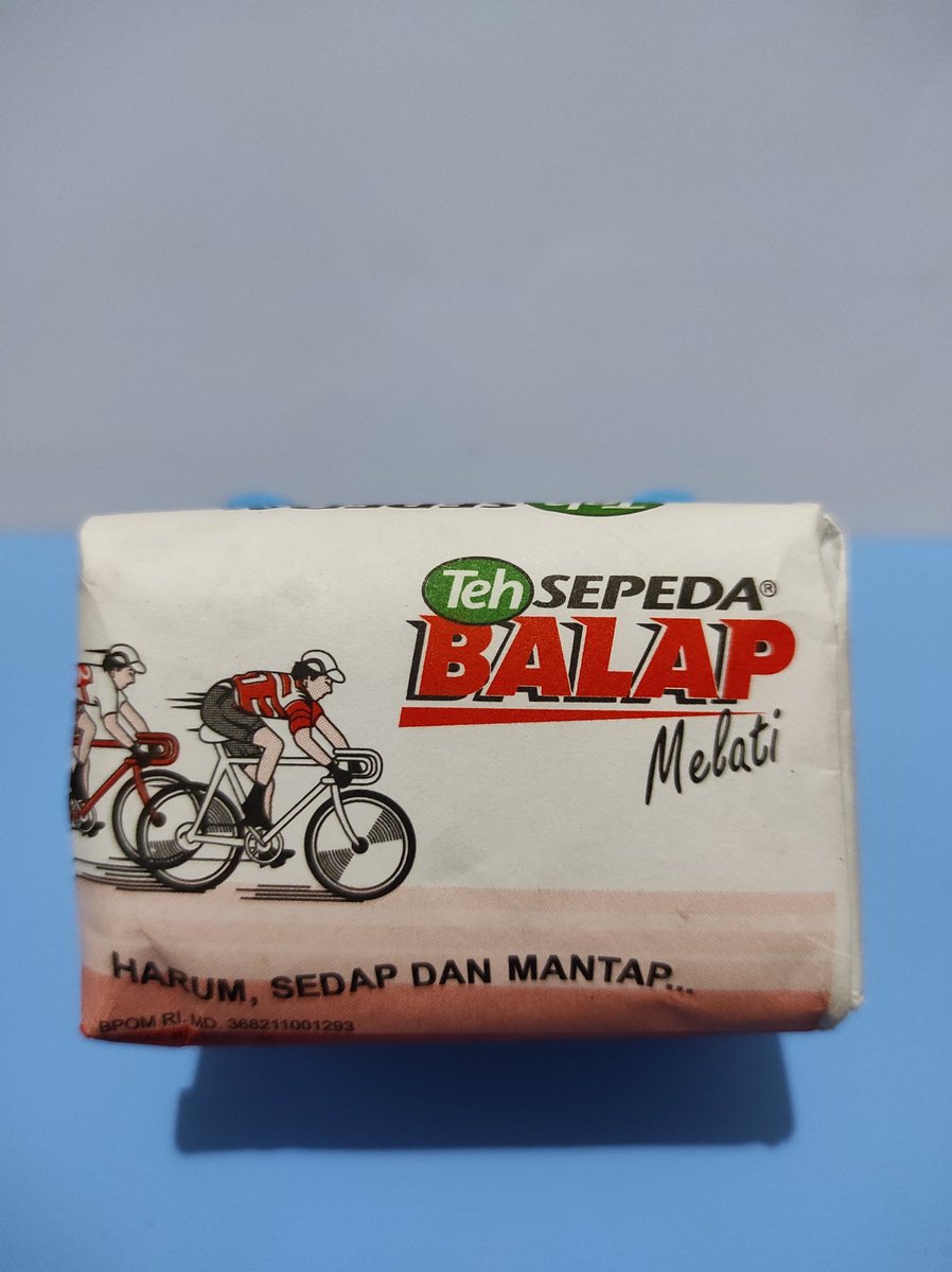 Sepeda balap biruSepeda balap merahBandoelanWayang kulit