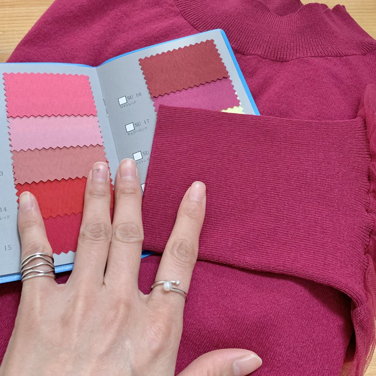 森永美希 んー ちょっと強かったなぁ 笑 ウィンター寄りの色だけど まぁ良いか ちょっと工夫して着よう ネットで買うのは難しいとわかってるのについつい パーソナルカラー診断福岡 標準光ベストカラー診断福岡 ブルーベース ブルベ夏