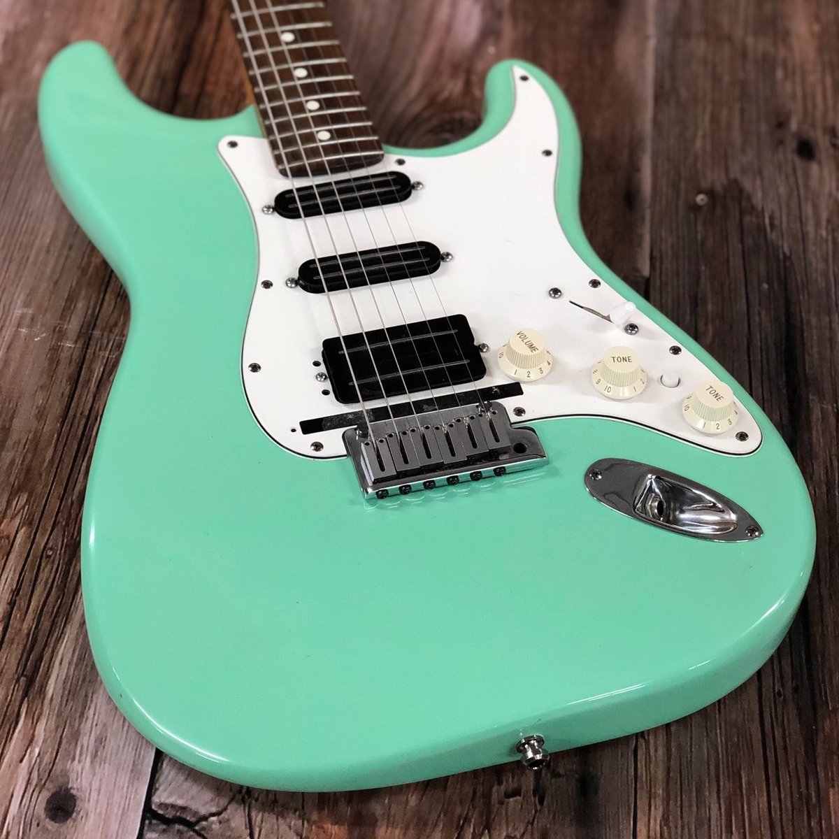 guitar_auctions's tweet photo. #STRATURDAY - 1993 Fender Jeff Beck Stratocaster loaded with Joe Bardon Danny Gatton pickups. Coming up in March
#guitarauctions #fenderguitar #fenderstrat #stratpride #jeffbeck #fenderstratocaster #strat #strats #fenderjeffbeck #surfgreen #guitar #auction https://t.co/H0tI9piZAI