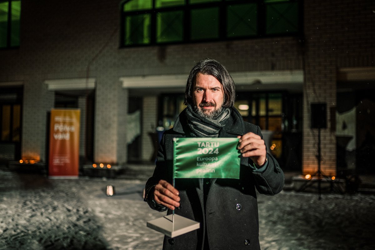 HeigoTeder's tweet photo. 4 päeva, 19 Lõuna-Eesti omavalitsust, enam kui 1000 läbitud kilomeetrit koos suurepärase @Tartu2024 tiimiga. Lõppes Euroopa kultuuripealinn Tartu 2024 lepingu allkirjastamise tuur. Ettevalmistusprotsessi on nüüdsest kaasatud enam kui veerand Eestit! Foto: Mana Kaasik https://t.co/iNWbpS4yJe