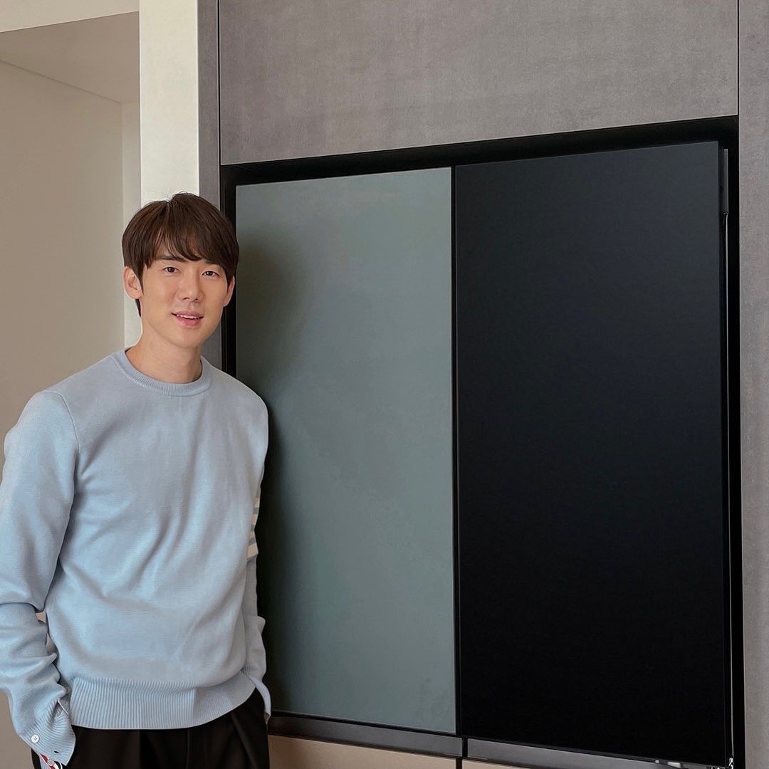 yooyeonseok_ph's tweet photo. 210130 Yoo Yeon Seok IG @/yoo_yeonseok update 

"I've tried on the appliances of LG Objet that I picked myself. The interior is now complete with home appliances." 

#ad #LGObjetCollection  #spaceinteriorhomeappliance #ObjetCollection

https://t.co/TCi66L1KIp https://t.co/hp9Q6yFrfC