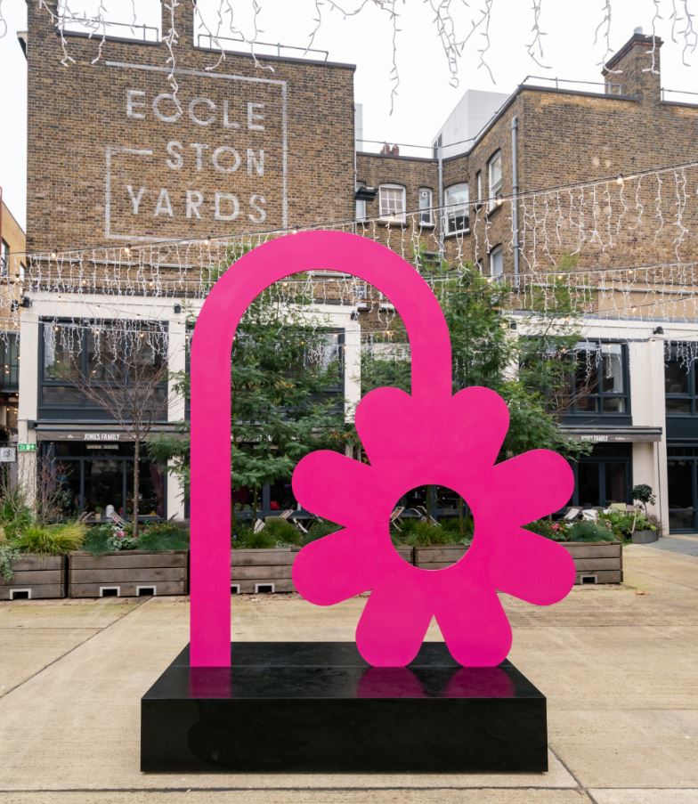 Mayfair&Belgravia (@grosvenor_ldn) on Twitter photo 🥀If you're local to Eccleston Yards, pass by the courtyard on your daily walk to see this playful installation by <a href="/craigandkarl/">Craig & Karl</a> as part of our Wander Art series. You can find out more about London's largest outdoor gallery here: ow.ly/QN3q50Dkawu 🌷 🥀If you're local to Eccleston Yards, pass by the courtyard on your daily walk to see this playful installation by <a href="/craigandkarl/">Craig & Karl</a> as part of our Wander Art series. You can find out more about London's largest outdoor gallery here: ow.ly/QN3q50Dkawu 🌷