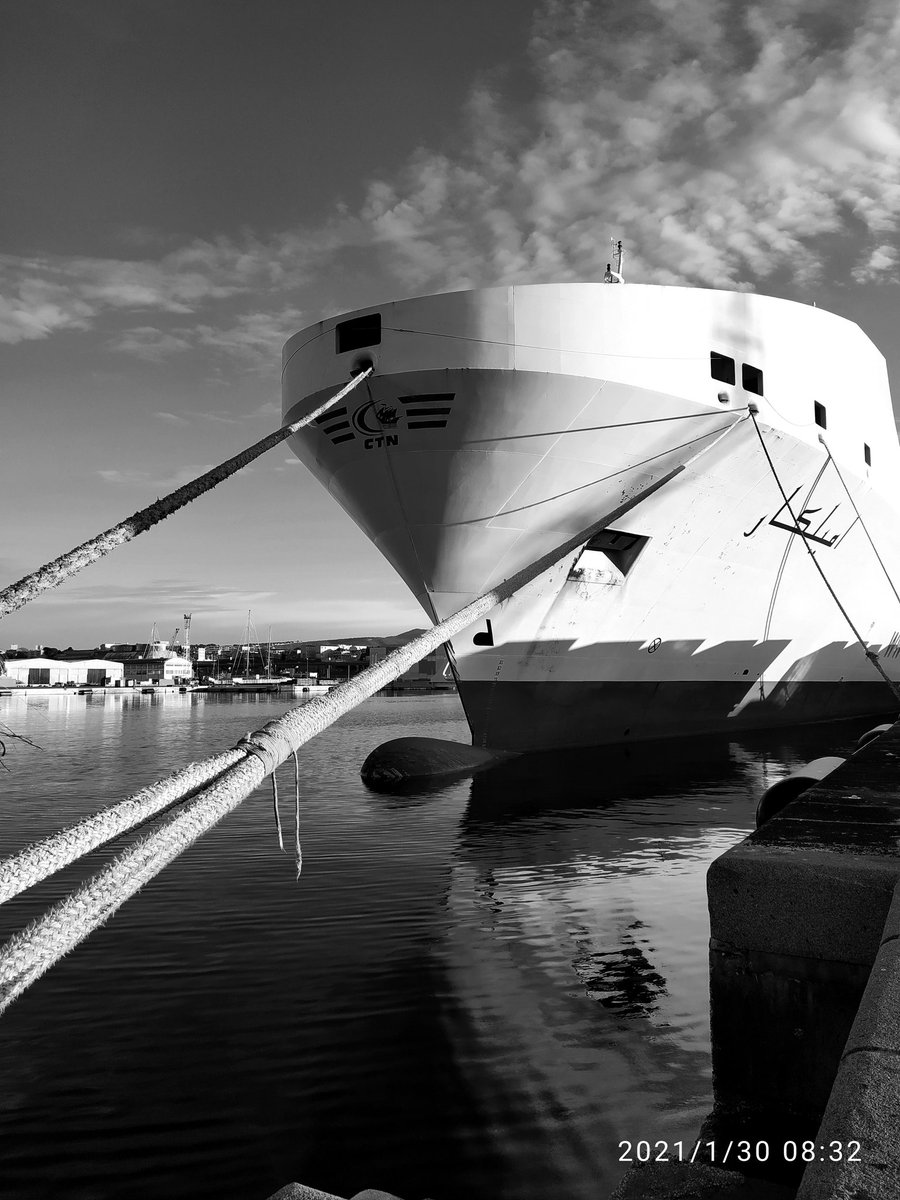 ChaffardPascal's tweet image. Le port mon terrain de jeu.