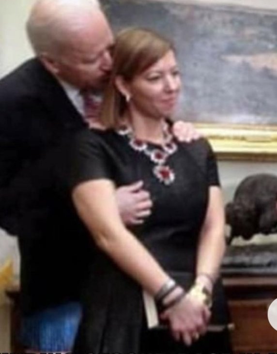 KineB4's tweet photo. @WindsorBeaver Hel* NO.  You have to agree that these pics are really creapy, who touch kids and women like that 🤢 https://t.co/PQdw5sroBX