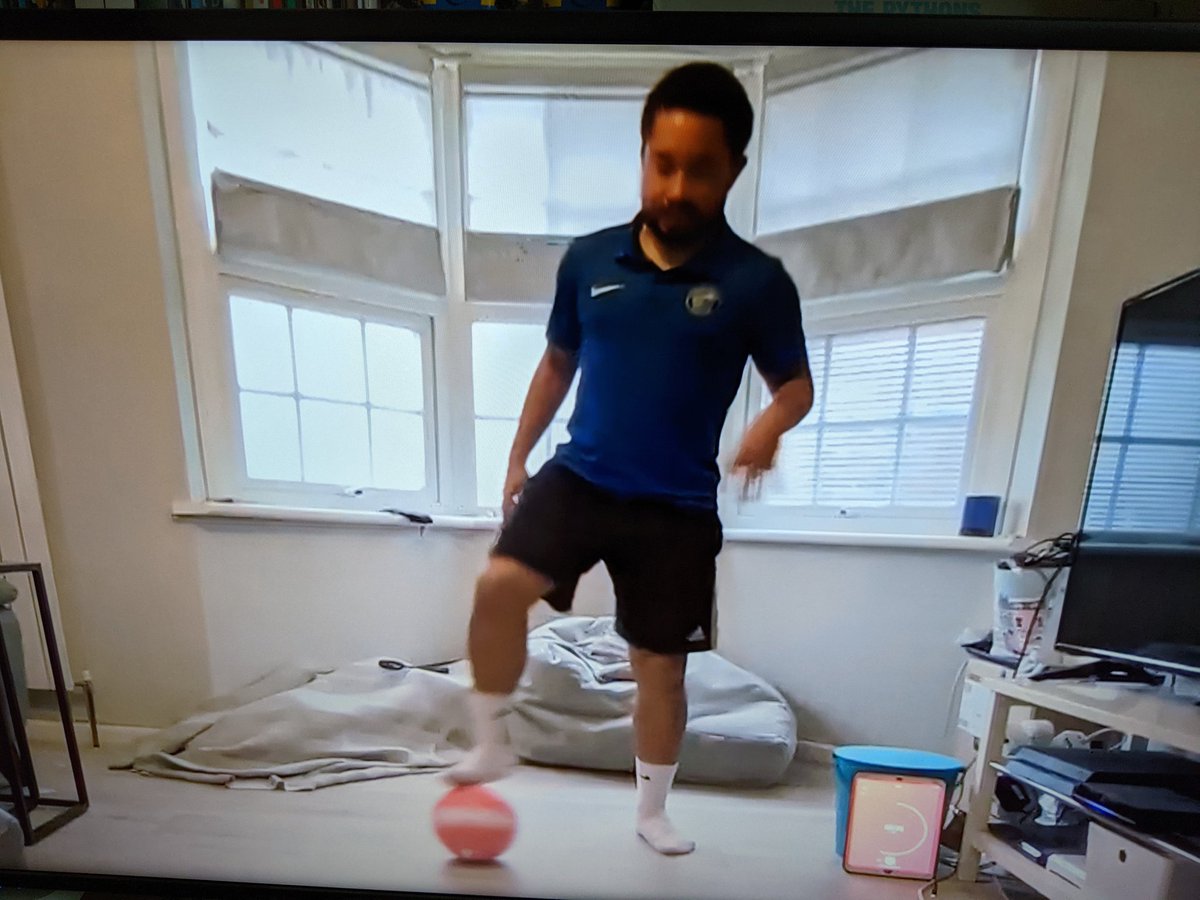 Taking place right now. Football Magic TV live Saturday Skills session on our YouTube page

Click here m.youtube.com/channel/UCkcLi…

#football