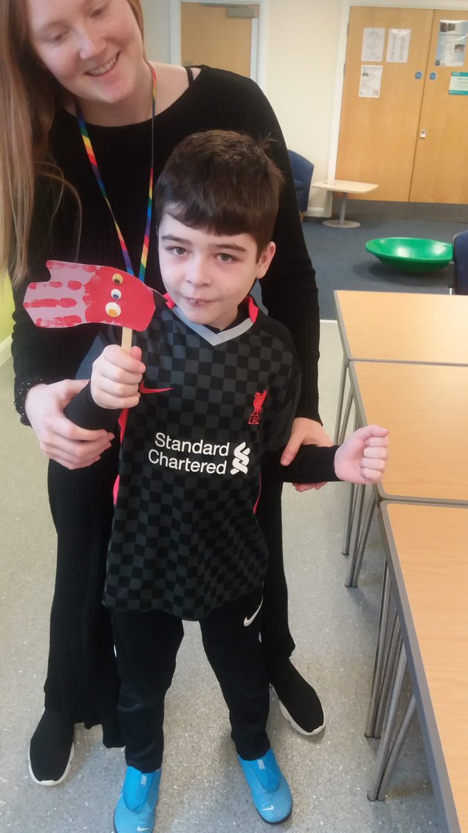 haltonplay's tweet photo. We are loving making our
#birdsofhope today! @TheStudioWidnes @HaltonMore @HaltonLibraries @MakoCreateUK @laurajane80 https://t.co/GfNsutlWaZ