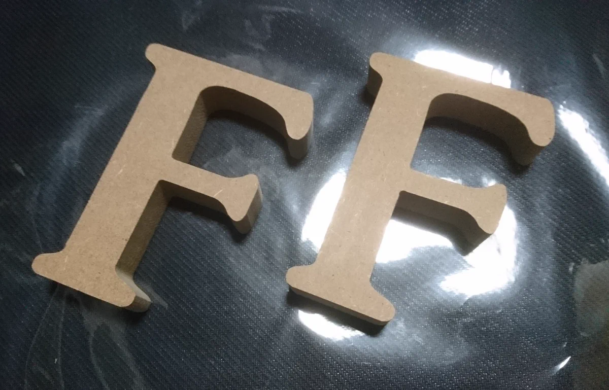 100均で売っている「F」は？switchを置くのにちょうどいいwww