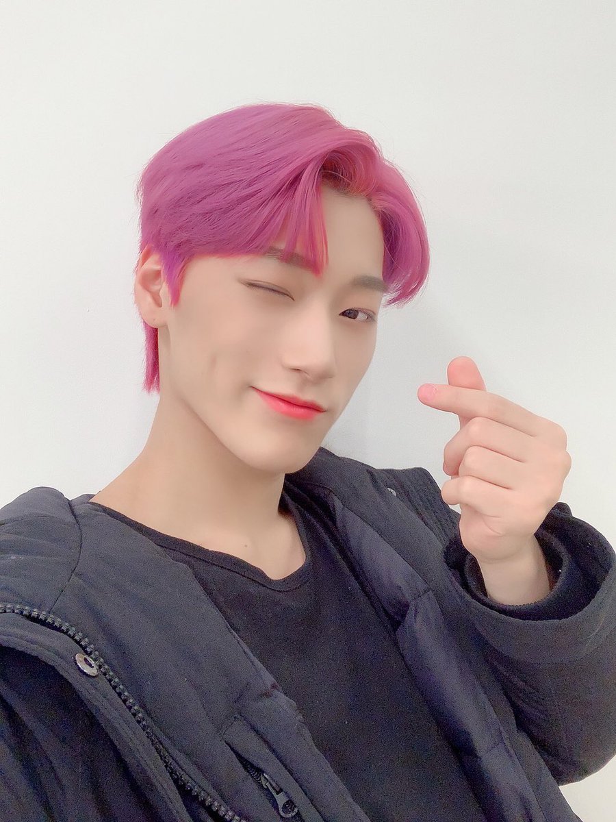 ATEEZofficial's tweet image. [#산] 날씨가 추우니 패딩 꼭 입어요❤️
감기 걸리면 안됩니다❤️
#ATEEZ #에이티즈
