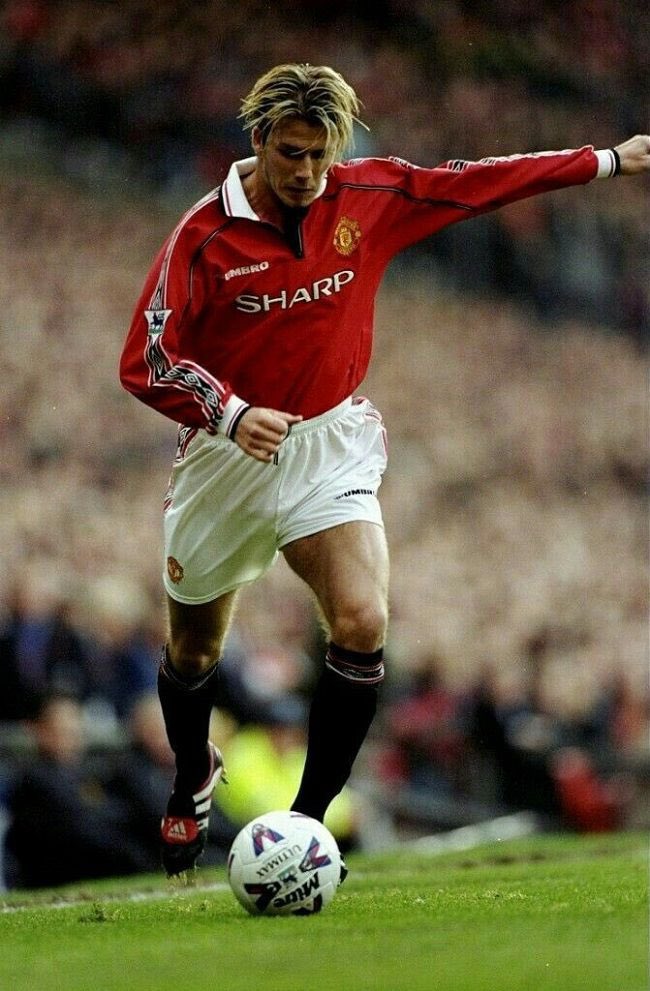 If we beat Arsenal today I will give away a retro 98/00 home shirt!😍🔴

To enter all you need too do to enter is FOLLOW me and RETWEET.✅

(I’ll follow everyone back too)👍