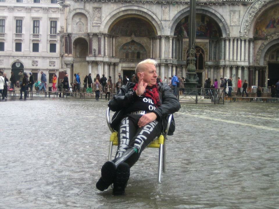 spizzenergi's tweet photo. @ChrisGPackham @Natures_Voice I’ll try but I’m busy in many places Venice needs me #walksonwater #omniscient #greenspizz #StopHS2 #NoHS2 #SEVD21 #ValentinesDay https://t.co/KT4SFYsFeZ @PunksXr @XRebellionUK @digidiane @MikScarlet https://t.co/EcOLETpvYx