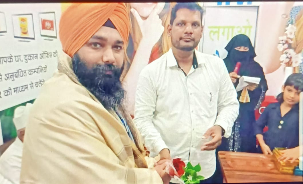 Shubhan52842956's tweet photo. Ghor se dekhiye in logo ko yeah log cathypixel Dorotiser media pvt ltd company k naam se 10000 logo se karib 500cr ka amount le k bhag gaye or chup k baithe hain inhe khojne me madad kijiye @PMOIndia @narendramodi @RajatSharmaLive https://t.co/aXLFMRF08G