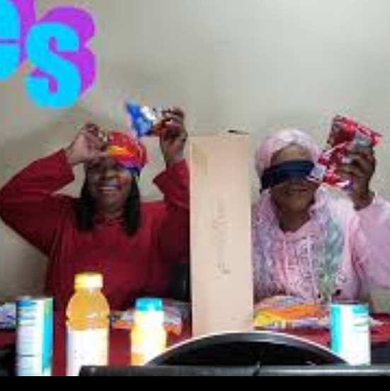 CornerShunda's tweet photo. It's the blindfold that had me lol 😆😂. I wasn't feeling it at all.#Video #YouTube #shundascornerchallenges
#couples
#couplesgoals
#couplechallenges
#lesbians
#lesbiancouples
#lesbianyoutubers
#blacklesbianyoutubers
#CouplesTelepathychallenge https://t.co/FM16efn2Wx
