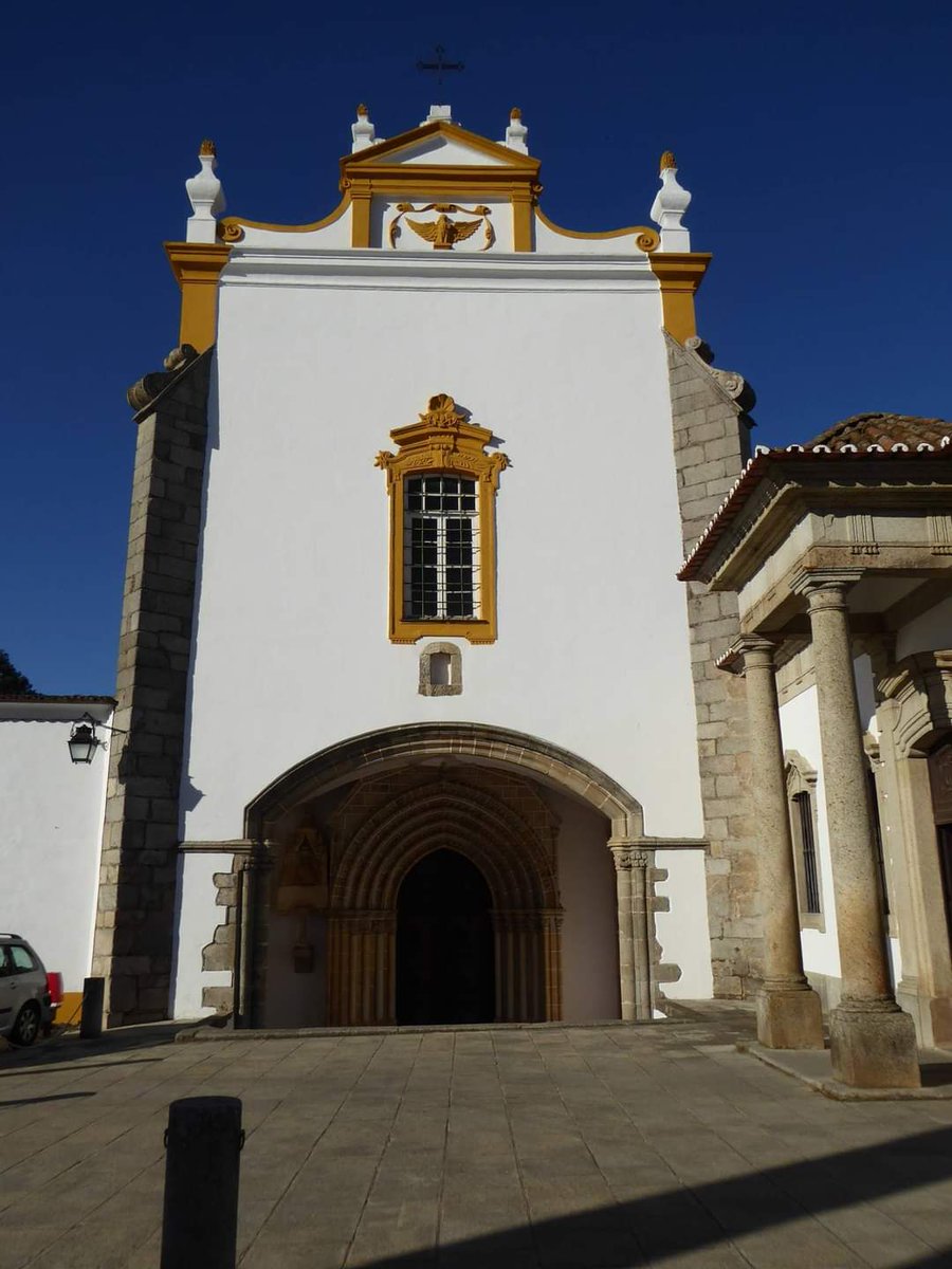 skymanuelima's tweet photo. Évora é uma verdadeira cidade-museu, considerada Património Mundial pela Unesco desde 1986. As suas muralhas guardam ruas e edifícios praticamente inalterados ao longo dos séculos. #Évora #Alentejo #visitPortugal #lgrejas #Loios #travelphotography #viagens #FotógrafoAmador https://t.co/rPAZHlkQX3