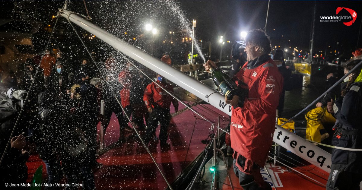 VendeeGlobe's tweet photo. La Maison @CanardDuchne, fournisseur Champagne Officiel des Espaces réceptifs, nous accompagne dans l'une des célébrations les plus attendues de ce Vendée Globe : l'arrivée de nos skippers aux Sables d'Olonne 🍾. 
#VG2020 https://t.co/eV42pXL3Td