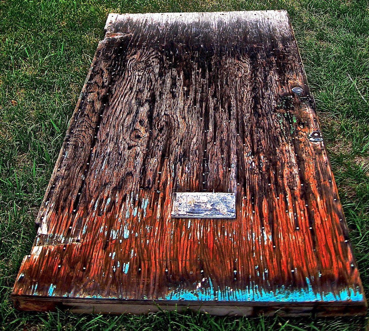 🚪 🚪 Adoring doors 
🔑