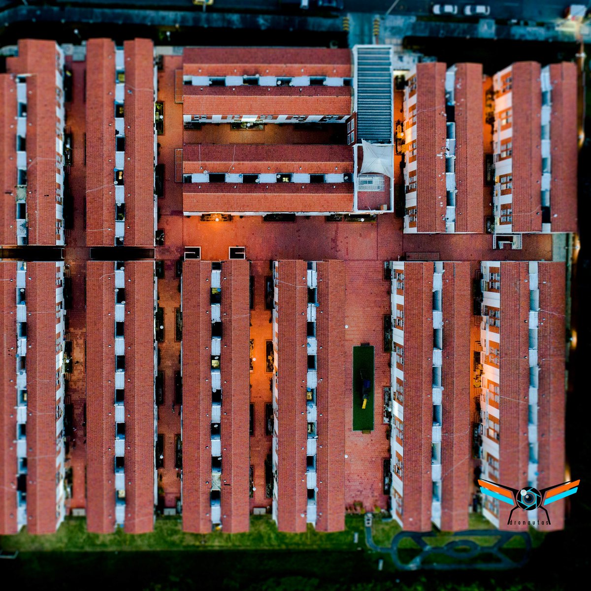 dronautas_'s tweet photo. Bogotá desde arriba. 

Bogotá from above.

#photodrone #airphotography #airphoto #fromabove #aerialphotos #dronephotography #arquitectura #fotosbogotanas #geometria @fotosbogotanas https://t.co/1NkgjwNmze