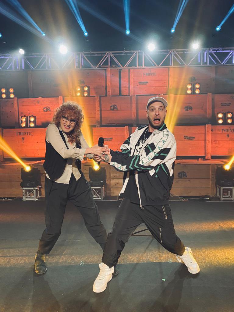 CLEMENTINOIENA's tweet photo. #MagazziniMusicali ore 15:30 Rai2 !!
V’aspettamm !!! @FiorellaMannoia @Ginocastaldo @mecna @melissa_greta @RaiDue https://t.co/duEXSVI24V