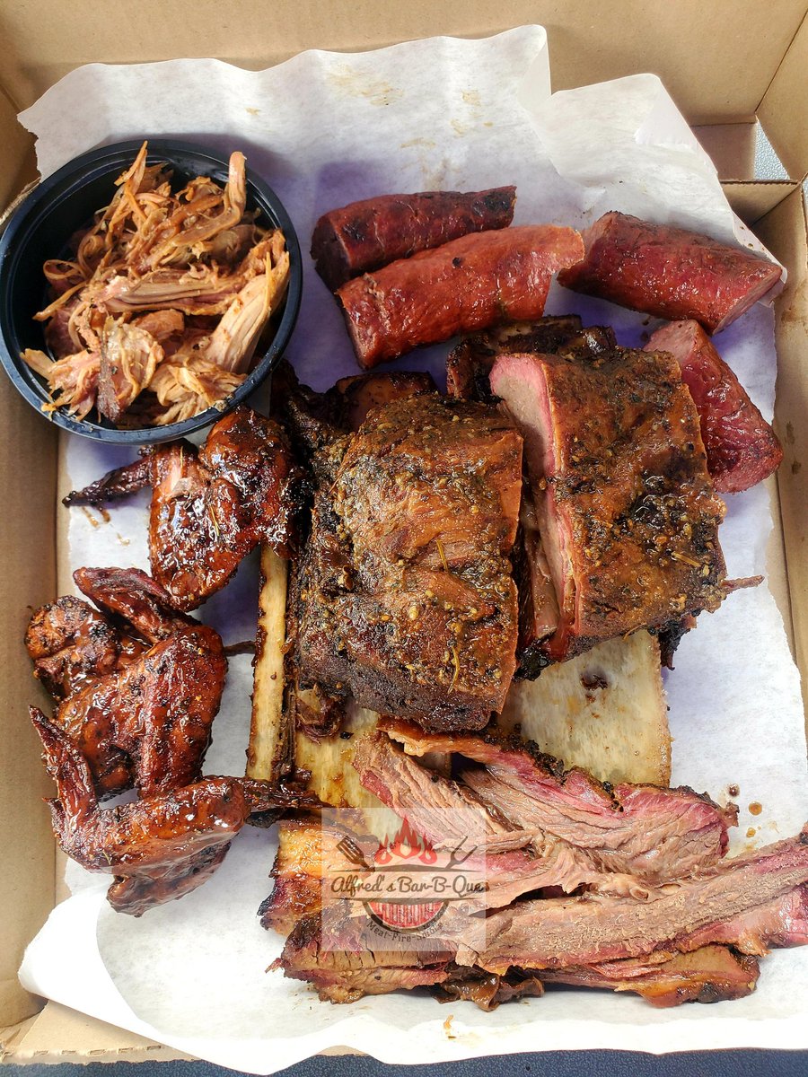 Big_Splat's tweet photo. Enjoyed today's smoke.  @ALFREDSBARBQUE1 https://t.co/OlyDbUqE3Z
