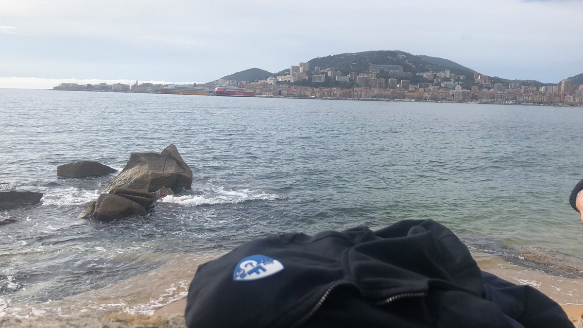Pas simple la préparation d’avant-match...
📍 Ajaccio 
#ACAGF38