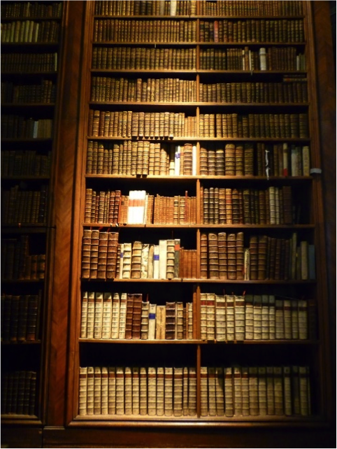 Yök Tez sistemi yeterli gelmedi. Yabancı tezleri aramak istiyorum diyenler;İsveç Üniversitesi Tezleri için; https://www.dissertations.se/&nbsp; Hindistan Üniversiteleri Tezleri için; https://shodhganga.inflibnet.ac.in/&nbsp;