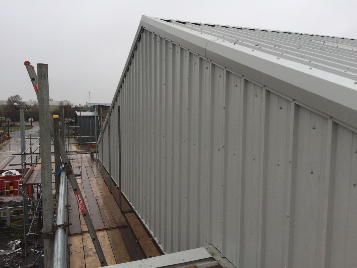 PMSFabrications's tweet photo. PMS Stripped and re-sheeted this warehouse roof. The benefits include: ✅Asbestos safely removed from your building, ✅Improved aesthetic look both internally and externally, ✅Increased thermal performance of the building through new insulation between the old and new cladding https://t.co/LHAEFyVEcF