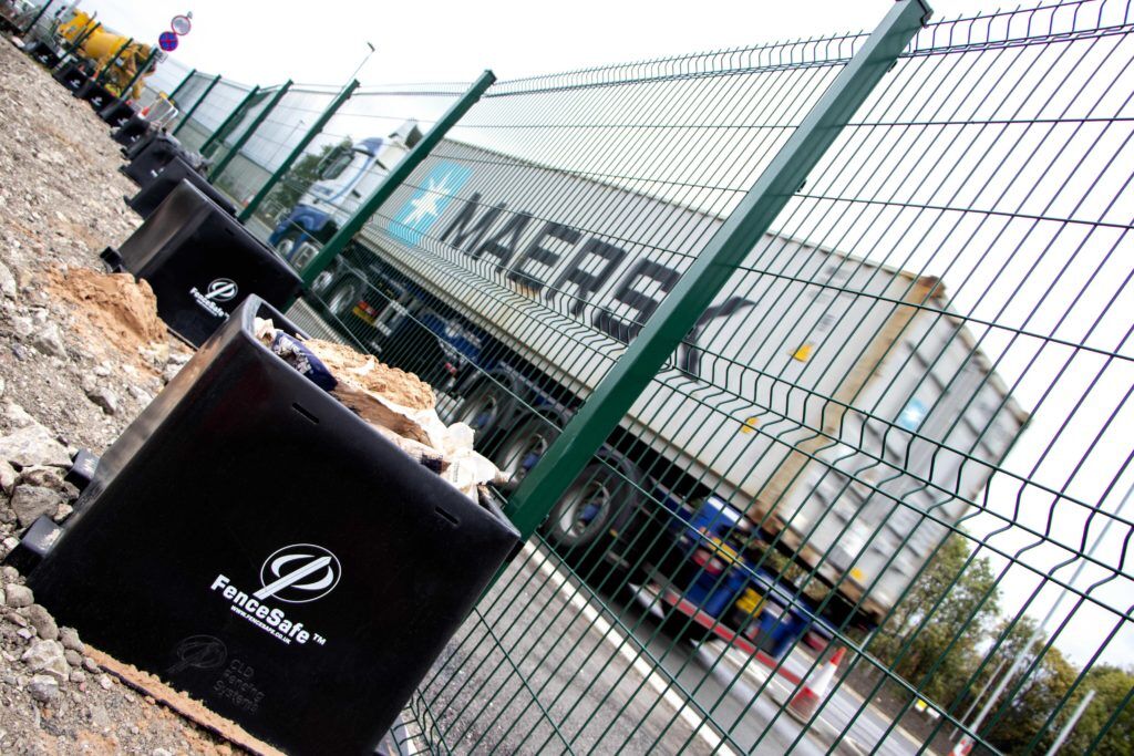 FenceSafe's tweet photo. The FenceSafe Temporary Fencing not only looks great on the Manchester Metrolink project, it’s also protecting the public when passing by and the staff on site!👷♀️🚧
https://t.co/exFUuZ7fbx
#temporaryfencing #publicsafety #temporarysecurity #manchester #tramlines #metrolink https://t.co/BVc5RskCSq