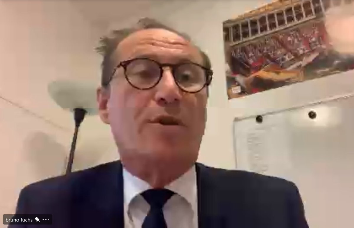 APFfrancophonie's tweet photo. .@bruno_fuchs demande à la Secrétaire générale de l'@OIFrancophonie si le moment n'est pas venu d'engager une réflexion structurante sur la #mobilité intrafrancophone ? #jeunesse #APF46 https://t.co/CIVArDhcJc
