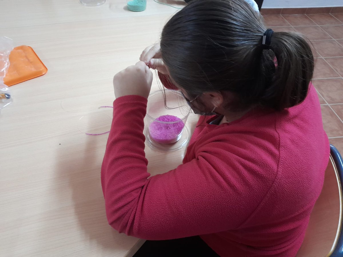 ApadisVillena1's tweet photo. En el #taller TVA del #CEEAPADIS nuestros alumnos y alumnas no solo aprenden habilidades manuales propias de un oficio, también adquieren una dinámica y conocen diferentes valores del trabajo, como la responsabilidad, el compromiso o la cooperación.
#TVA #APADIS #Villena https://t.co/J8nZJF2yOz