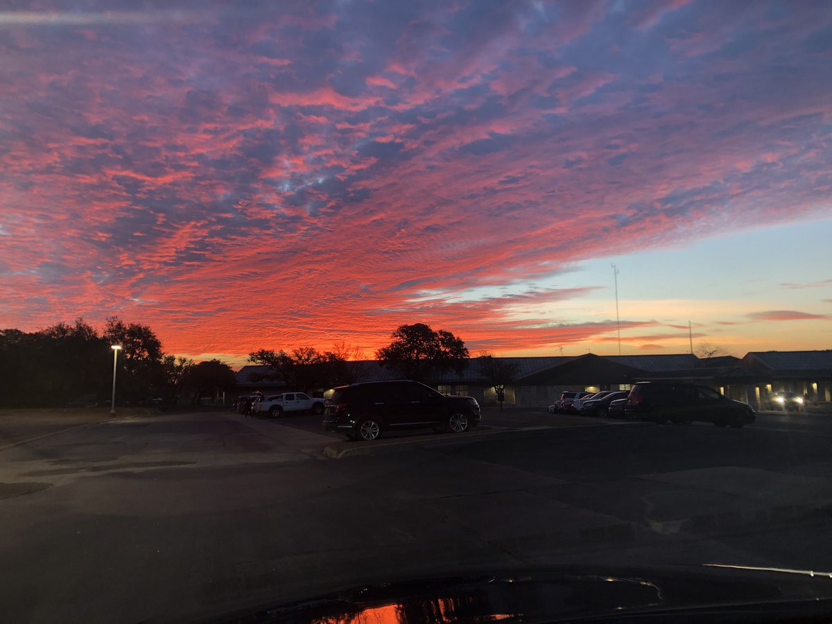 Jamie683's tweet image. Pulling in to work and feeling blessed! What a beautiful view over DSE this morning! #beDSE