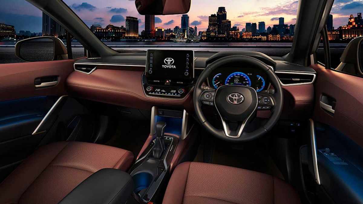 CarsSouthAfrica's tweet image. Breaking News: It's been confirmed that @ToyotaSA will produce the Corolla Cross at the firm's production facility at Prospecton, Durban and will go on sale locally later in 2021. Details here: bit.ly/ToyCorCross