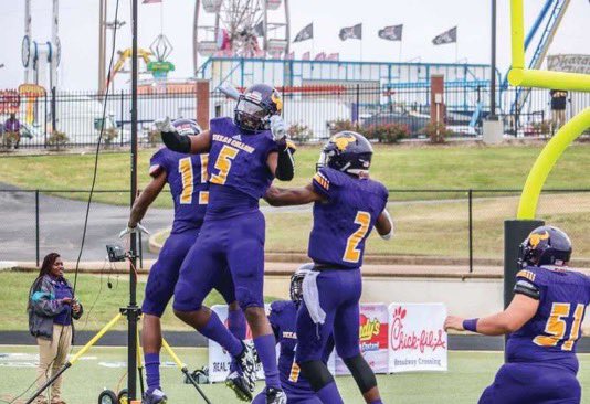 BarrMikey's tweet photo. #AGTG Blessed to receive an offer from Texas College💜💛 @coach_ellis @LBJSports @Jock0173 @Coach_Fenner6 #LLT #LLYAYA🤍 https://t.co/5jaUjeBisD