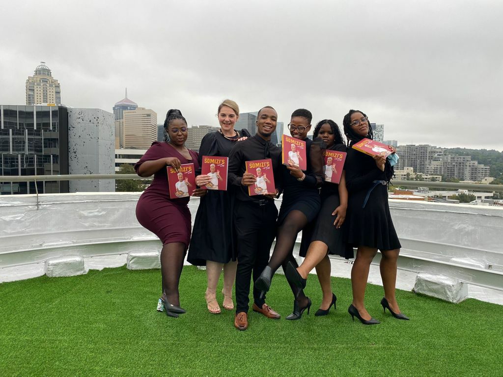 somizi's tweet photo. This is so sweet.....their boss bought them my books just to put a smile on their faces and I signed and wrote special individual messages... https://t.co/sPdim9sZm4