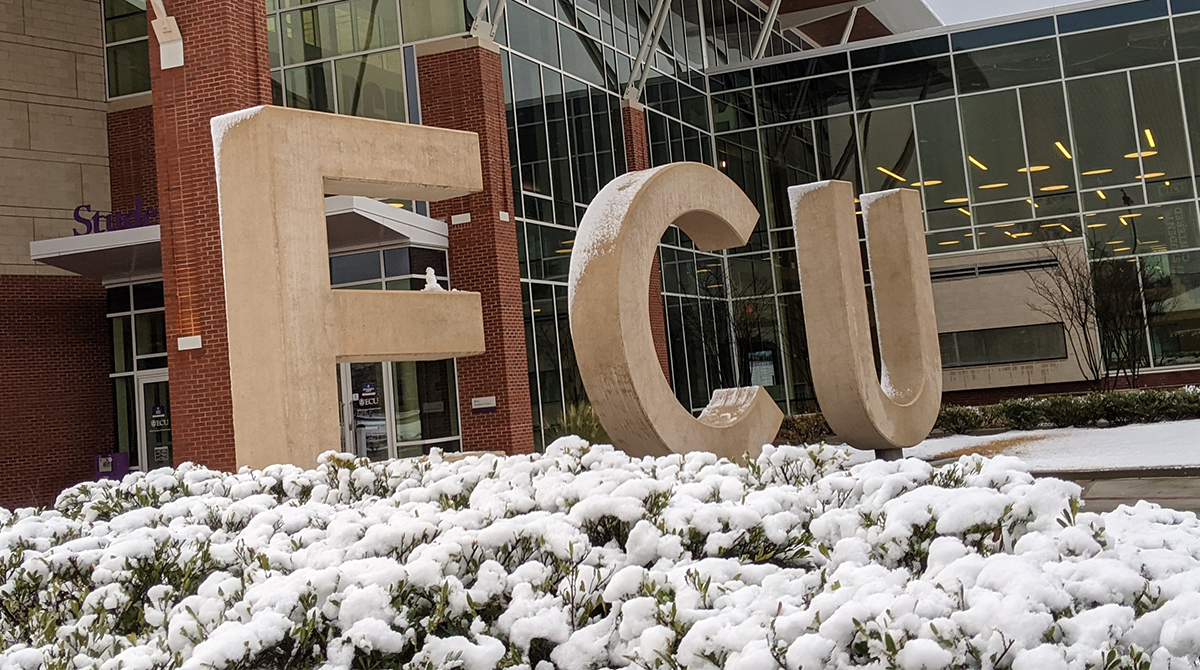 ECUDowdy's tweet photo. Loving the beautiful snow at #ECU today! ❄️ 💜 Bundle up! It's chilly outside!  Dowdy is open today, 10am - 5pm, Main Campus Student Ctr &amp; 10am-2pm in Health Sciences Student Ctr.  Don't want to head out, shop online https://t.co/UVpKf0HTKo
#ECUPirateNation #ECUSnow #ECUAlumni https://t.co/brFcc9SEOf