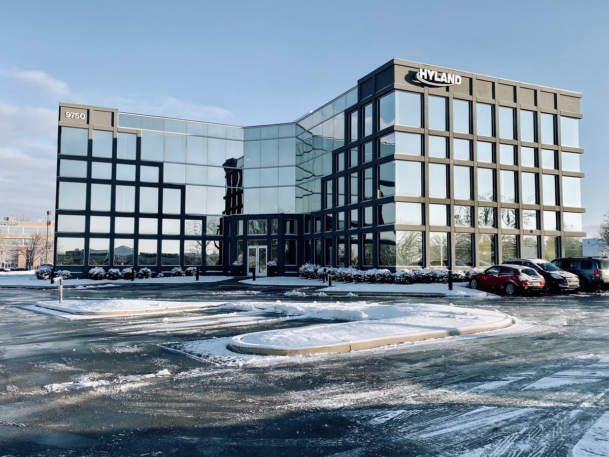 TRIOcpg's tweet photo. We hope everyone is enjoying our first major snowfall!❄️

We are thankful for Becky Norton and the TRIO Property Management Team for making sure our parking lot was safe for everyone this morning. 

If your parking lot doesn’t look like this, give TRIO a call! 502.454.4933 https://t.co/D2AoQjn5Jp