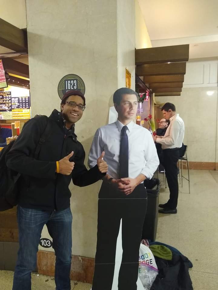 icehockeymike37's tweet image. One year ago, I &quot;met&quot; @PeteButtigieg  #MayorPete #Philly #BootEdgeEdge 🤩